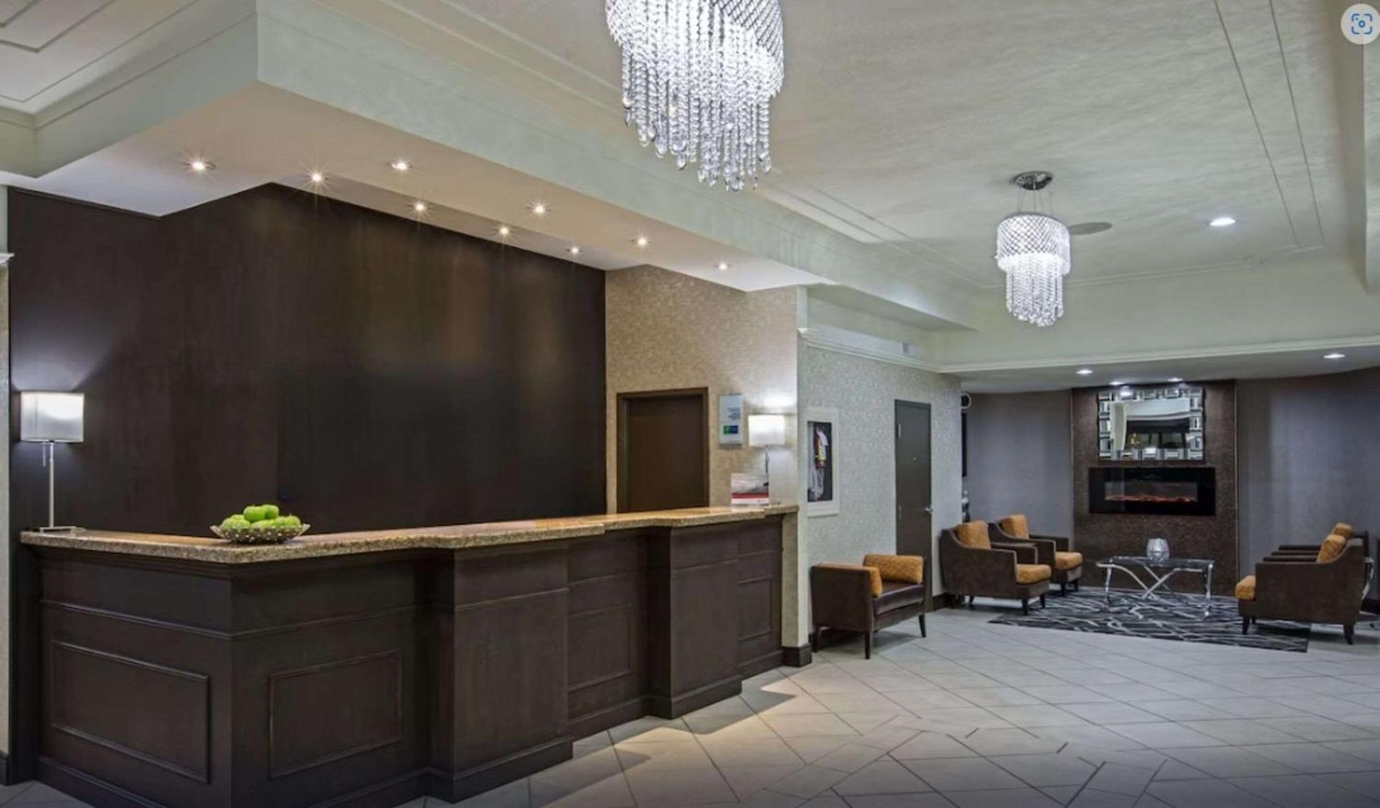 Quality Inn & Suites Regina Downtown Екстериор снимка