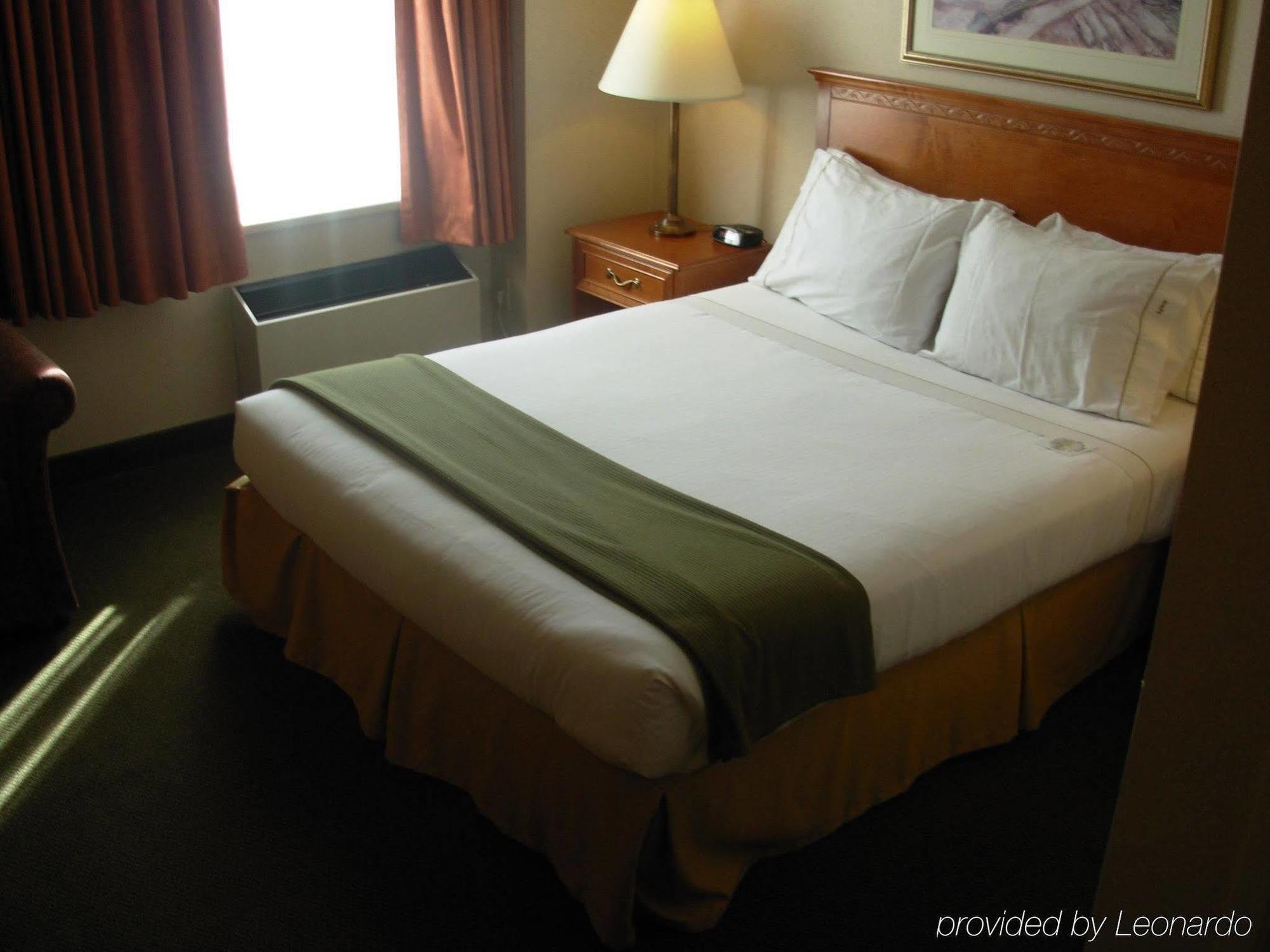 Quality Inn & Suites Regina Downtown Екстериор снимка