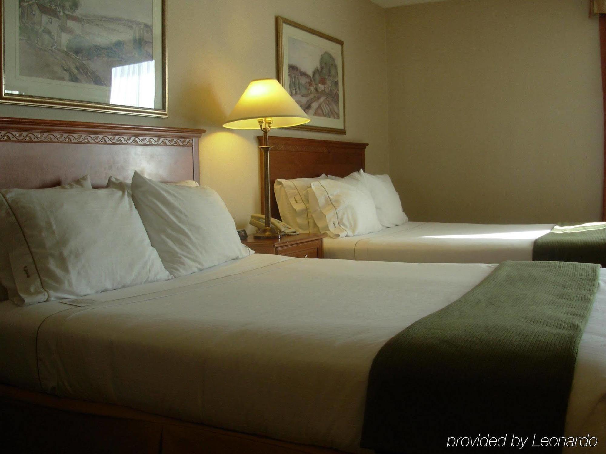 Quality Inn & Suites Regina Downtown Екстериор снимка