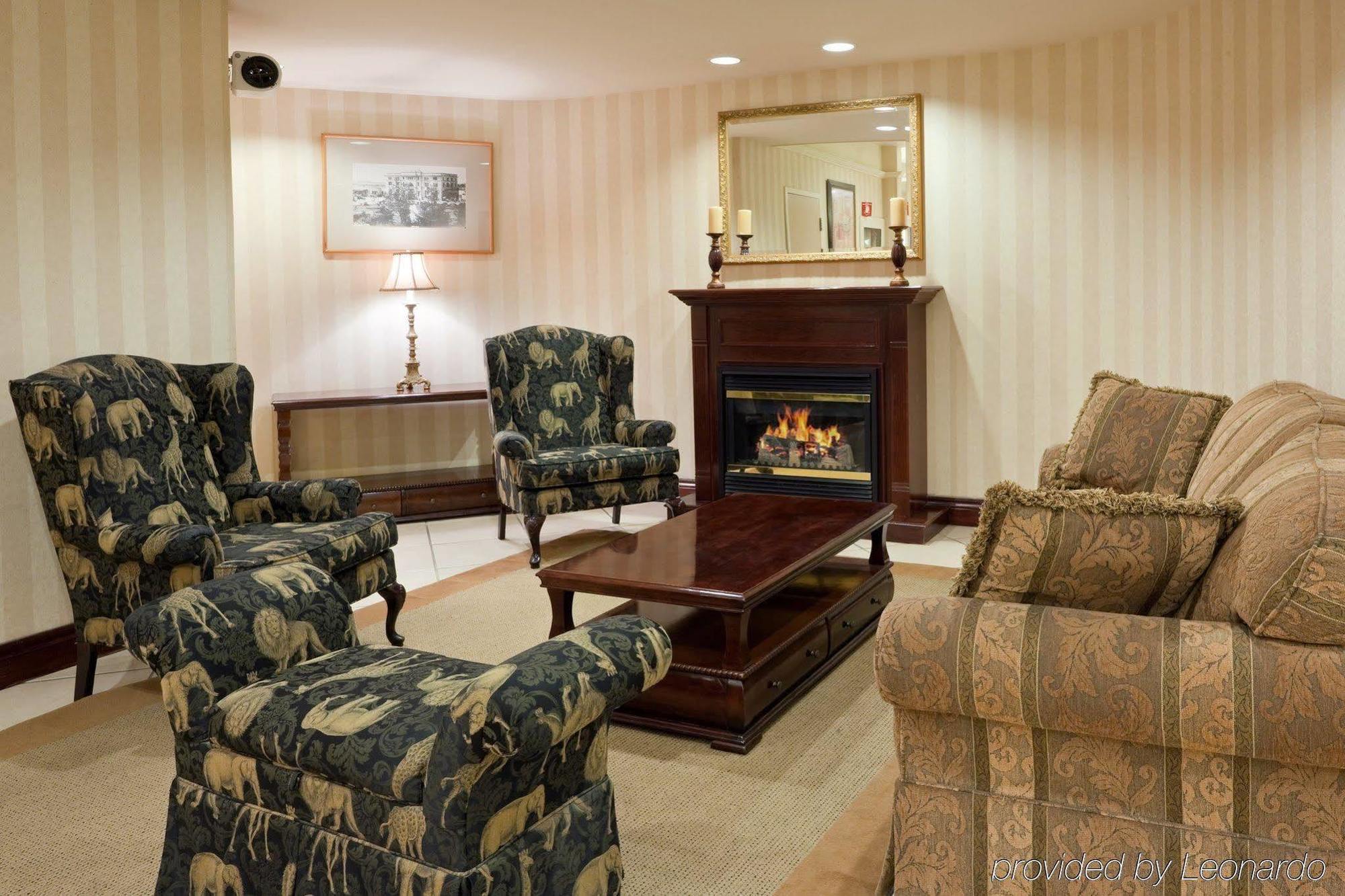 Quality Inn & Suites Regina Downtown Екстериор снимка