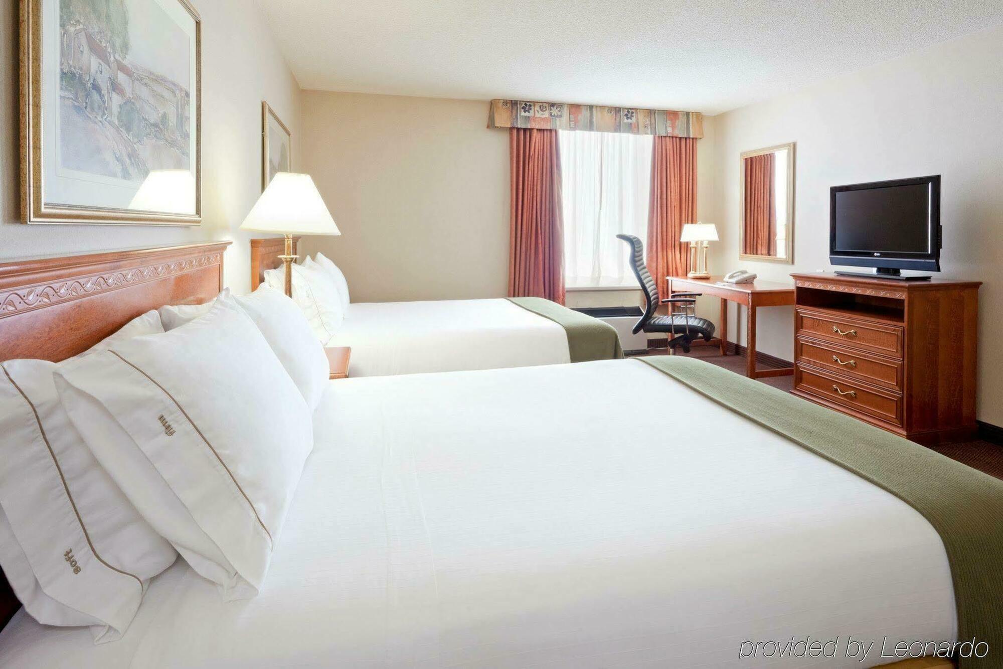 Quality Inn & Suites Regina Downtown Екстериор снимка