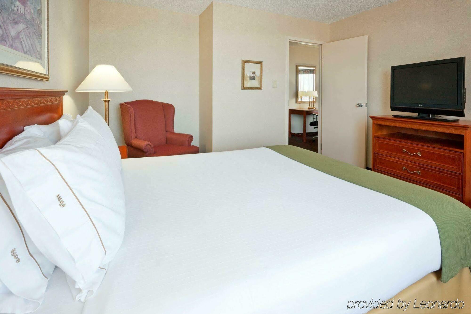 Quality Inn & Suites Regina Downtown Екстериор снимка